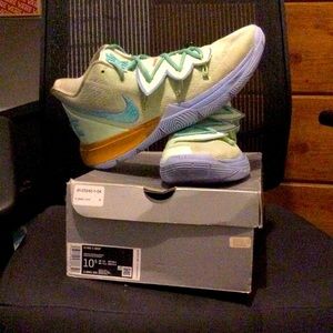 KYRIE 5 SQUIDWARD LIMITED EDITION WITH BOX!